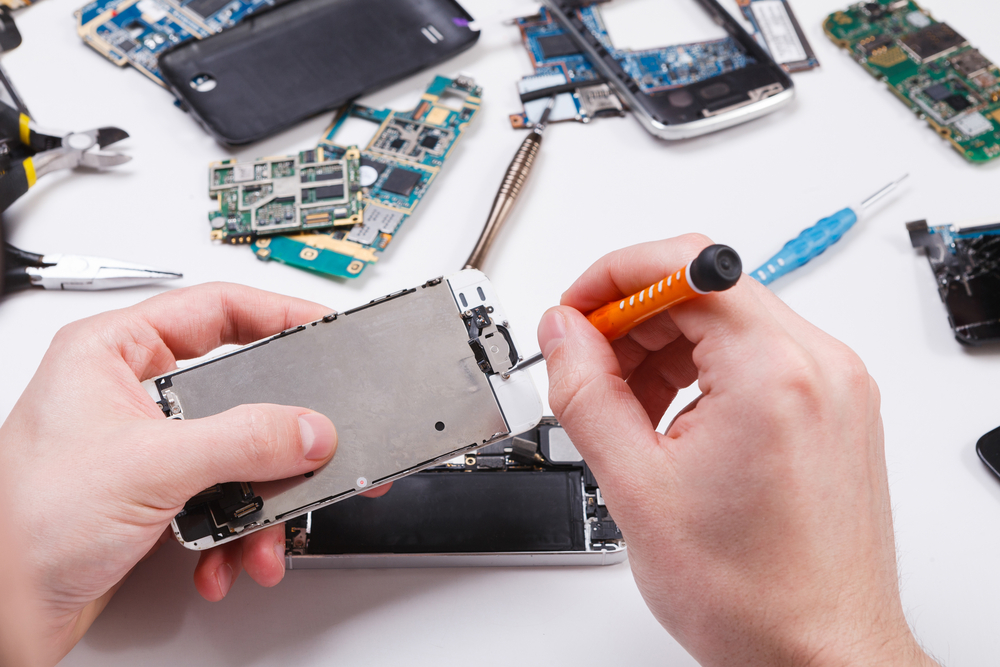 What to Know Before You Take Your Phone in for Repairs